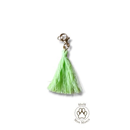 Világoszöld  rojt charm 