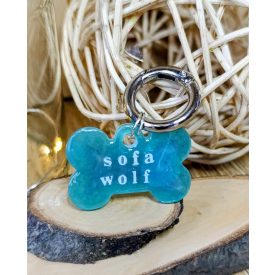 Sofa Wolf feliratos biléta 